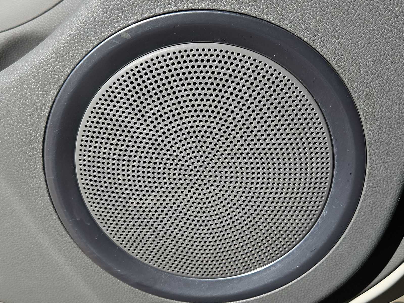 Thumbnail: 2017 Kia Soul EV - 31