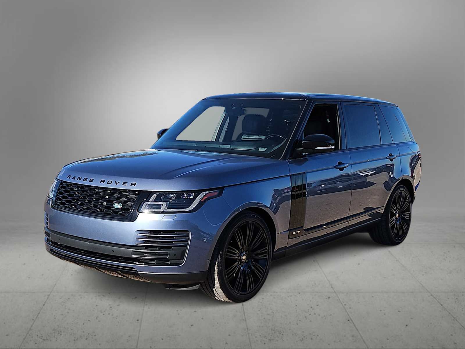 Thumbnail: 2019 Land Rover Range Rover - 4