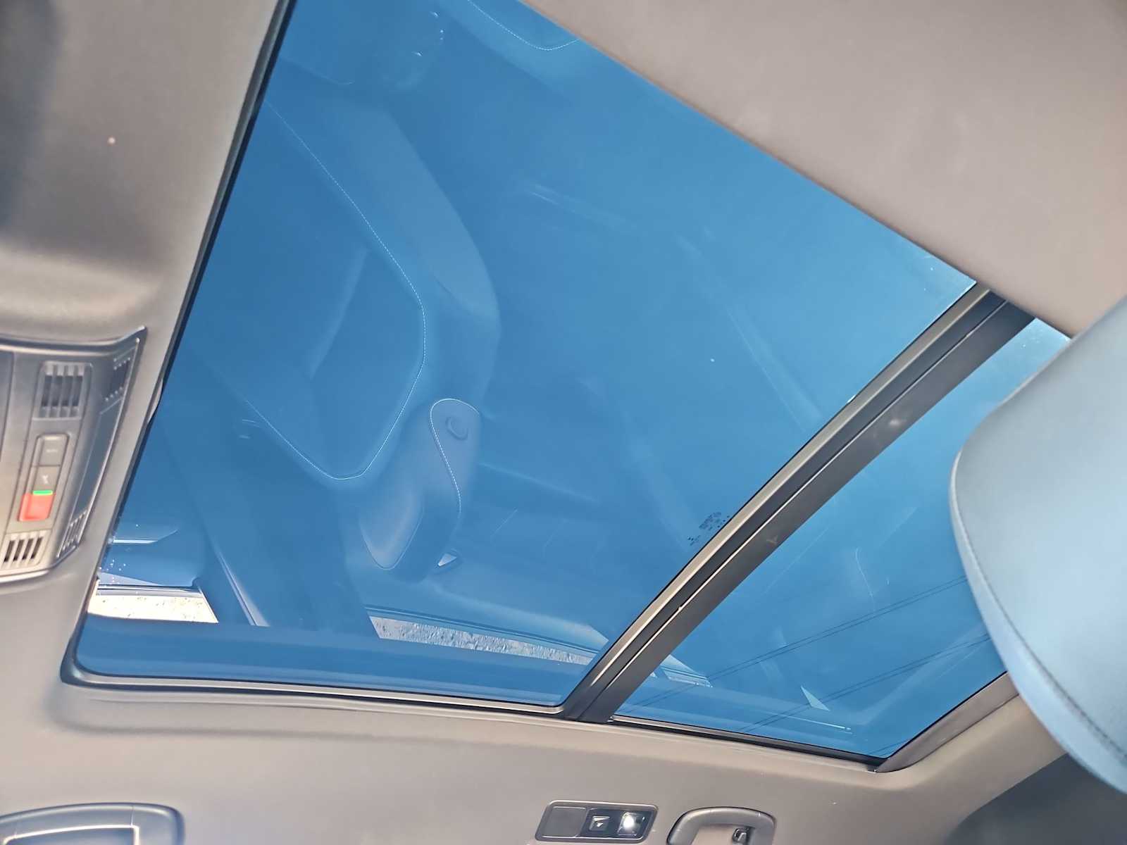 Thumbnail: 2023 Volkswagen Tiguan - 19