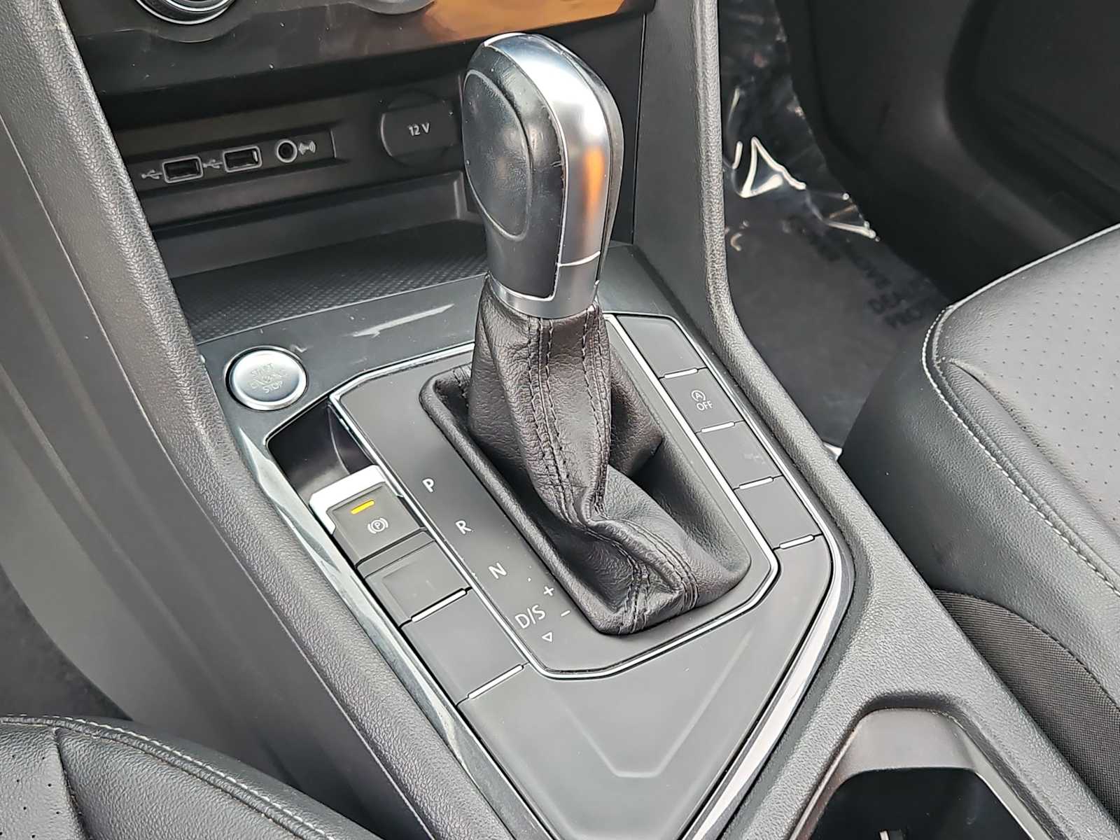 Thumbnail: 2018 Volkswagen Tiguan - 31