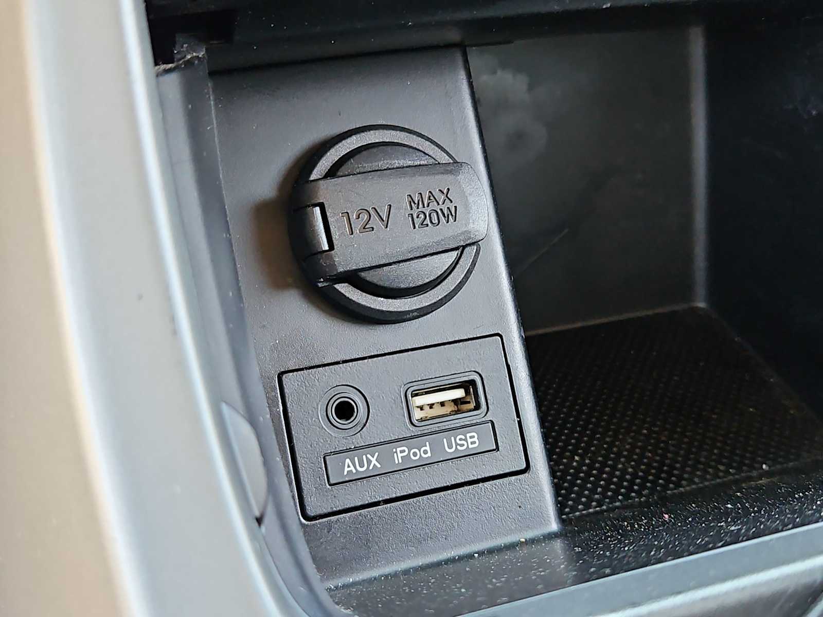 Thumbnail: 2014 Hyundai Elantra - 27