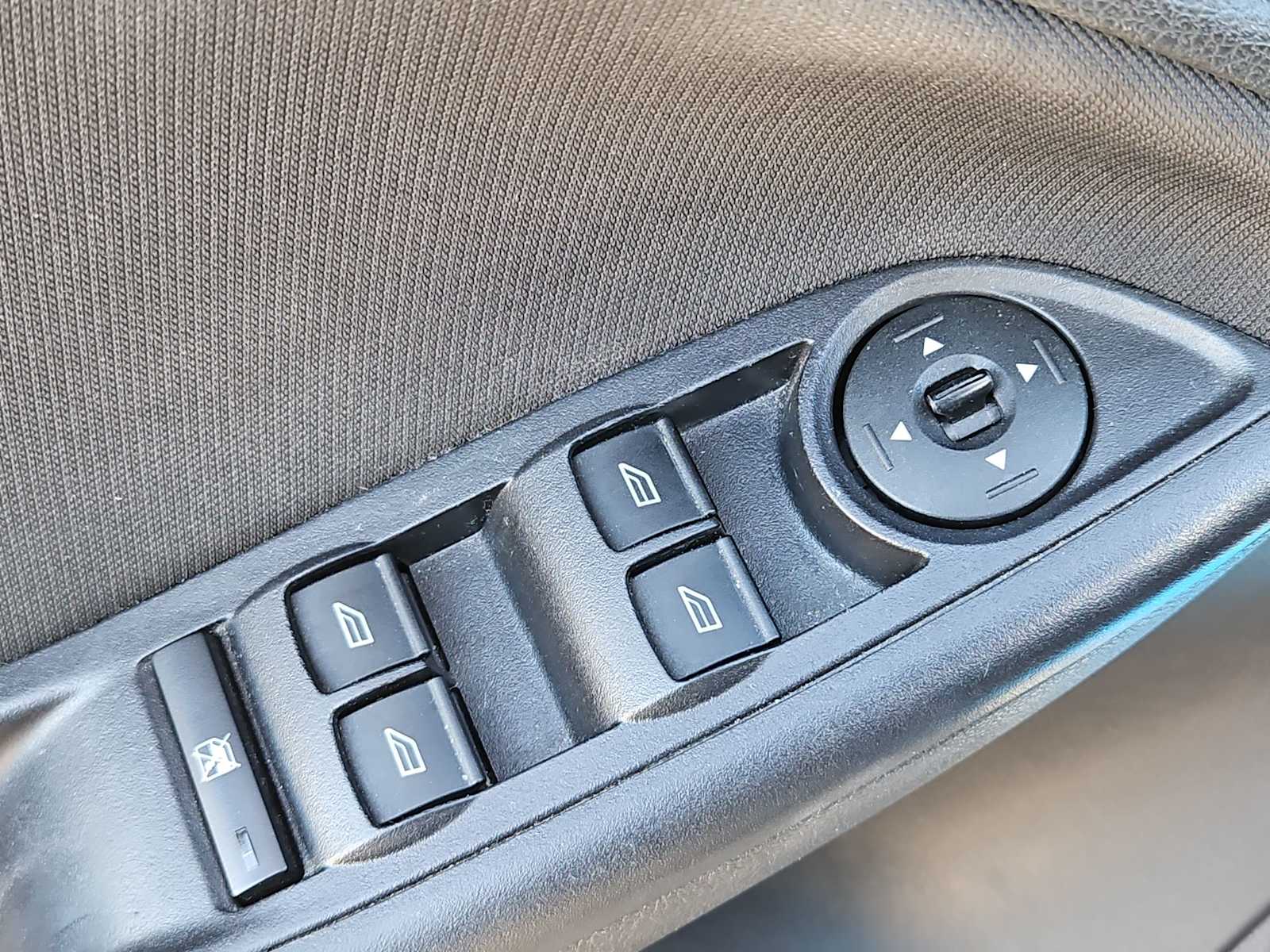 Thumbnail: 2016 Ford Focus - 17