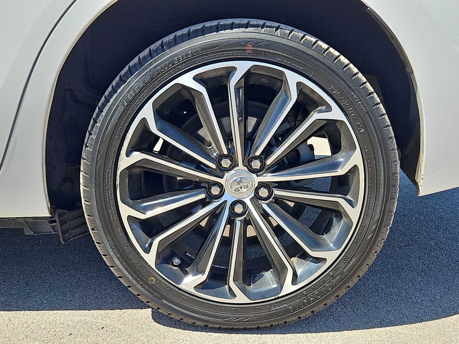 Thumbnail: 2016 Toyota Corolla - 13