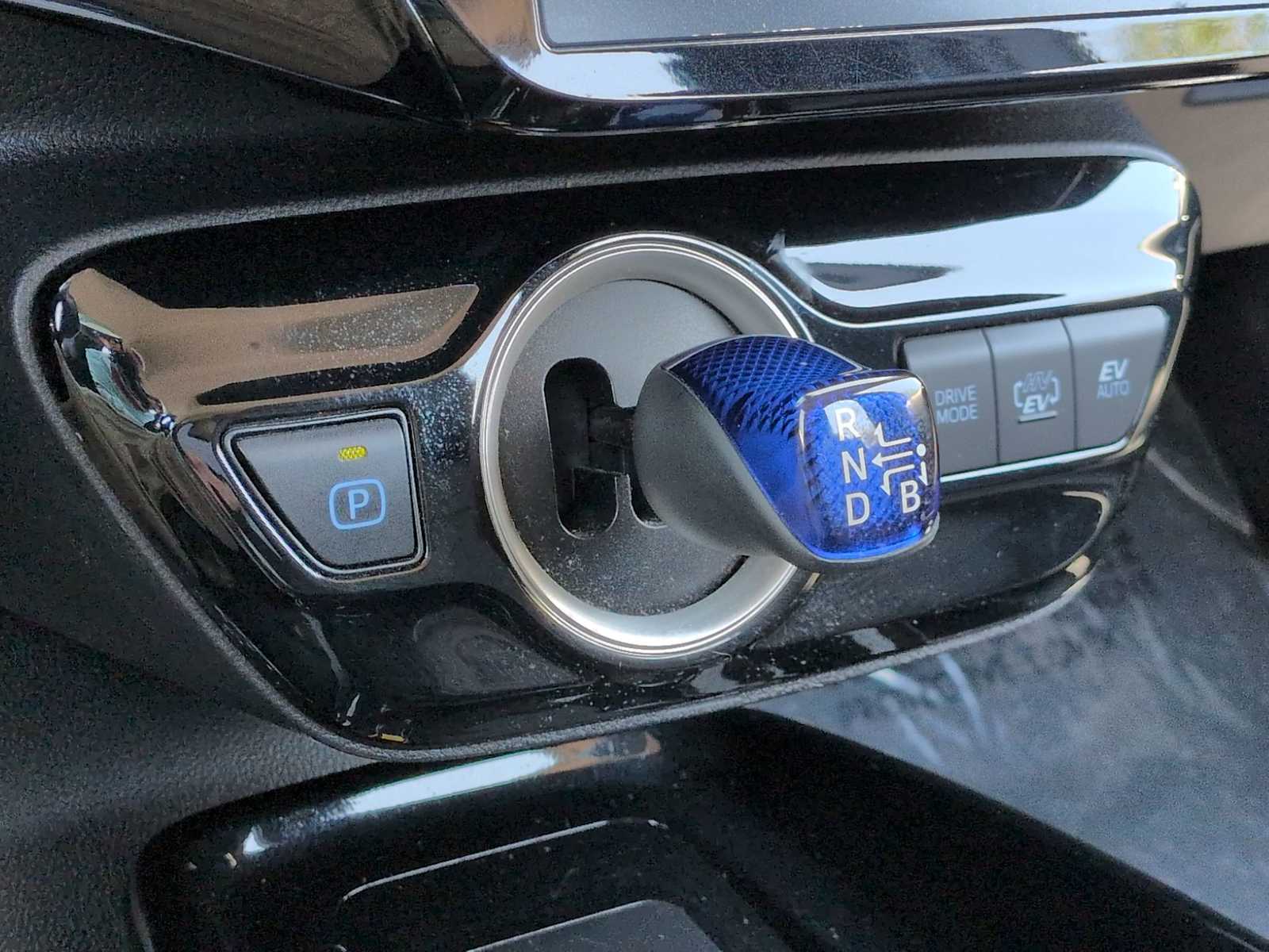 Thumbnail: 2021 Toyota Prius Prime - 32