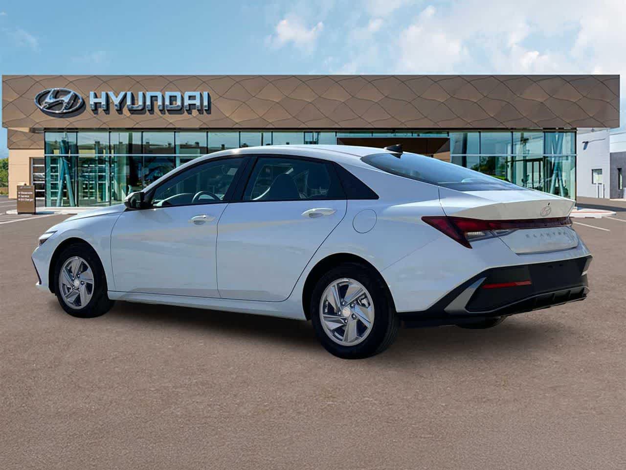 Thumbnail: 2025 Hyundai Elantra - 4