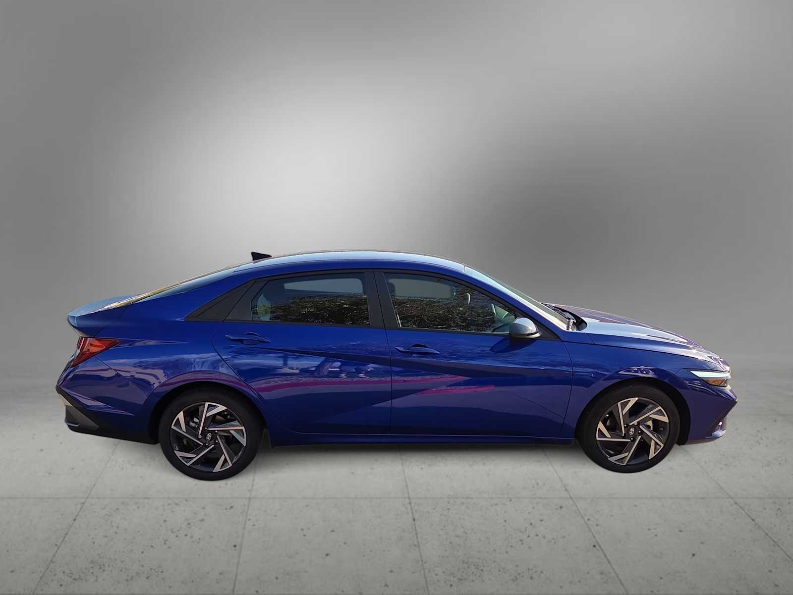 Thumbnail: 2025 Hyundai Elantra - 9