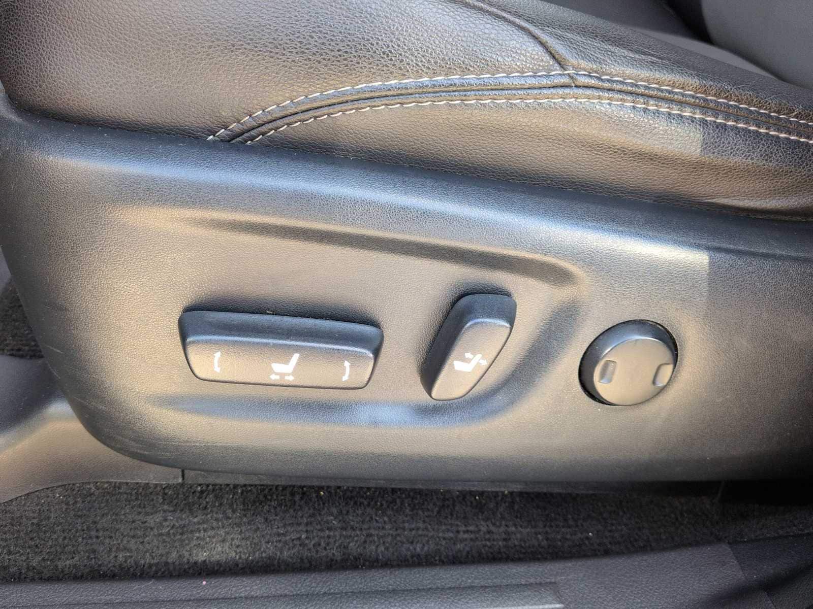 Thumbnail: 2017 Toyota 4Runner - 17