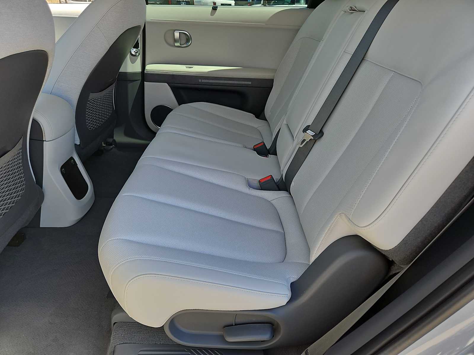 Thumbnail: 2024 Hyundai Ioniq 5 - 19