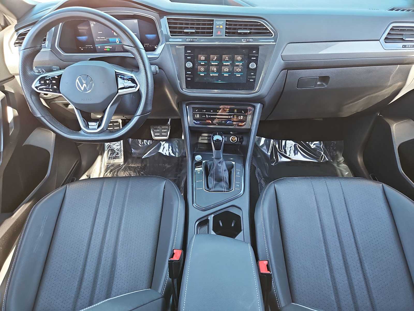 Thumbnail: 2023 Volkswagen Tiguan - 15