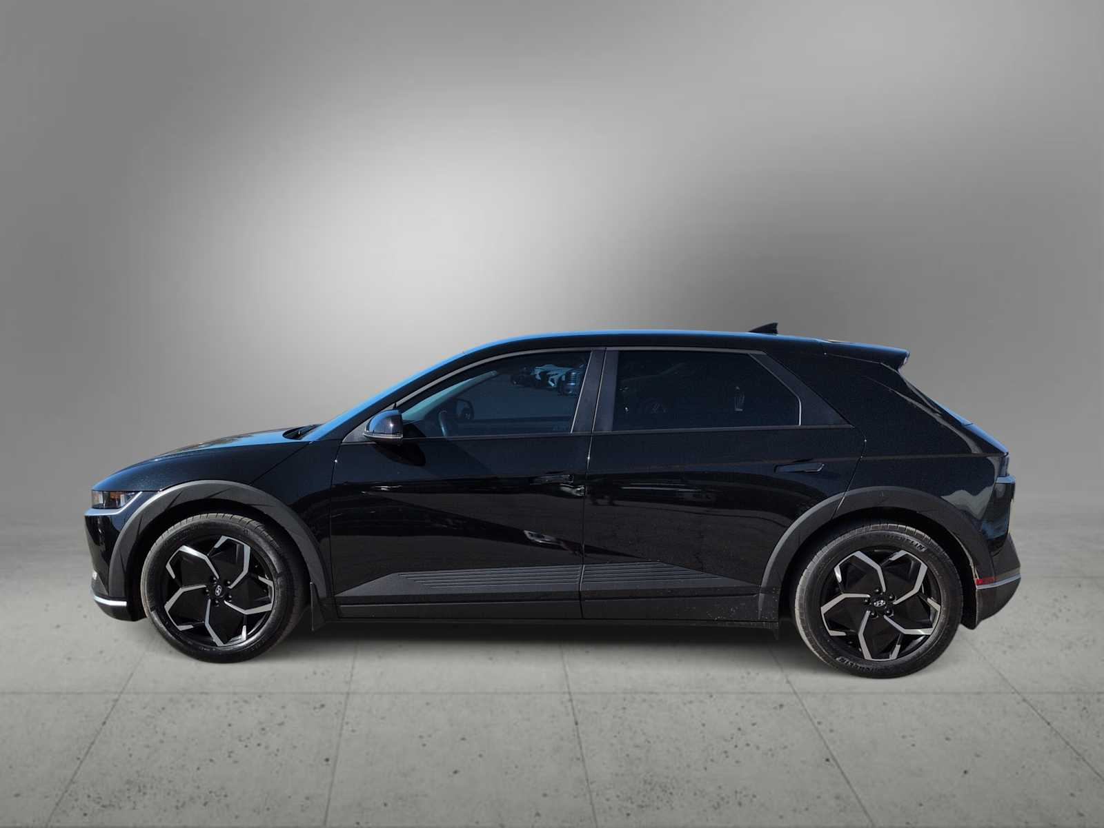 Thumbnail: 2023 Hyundai Ioniq 5 - 5