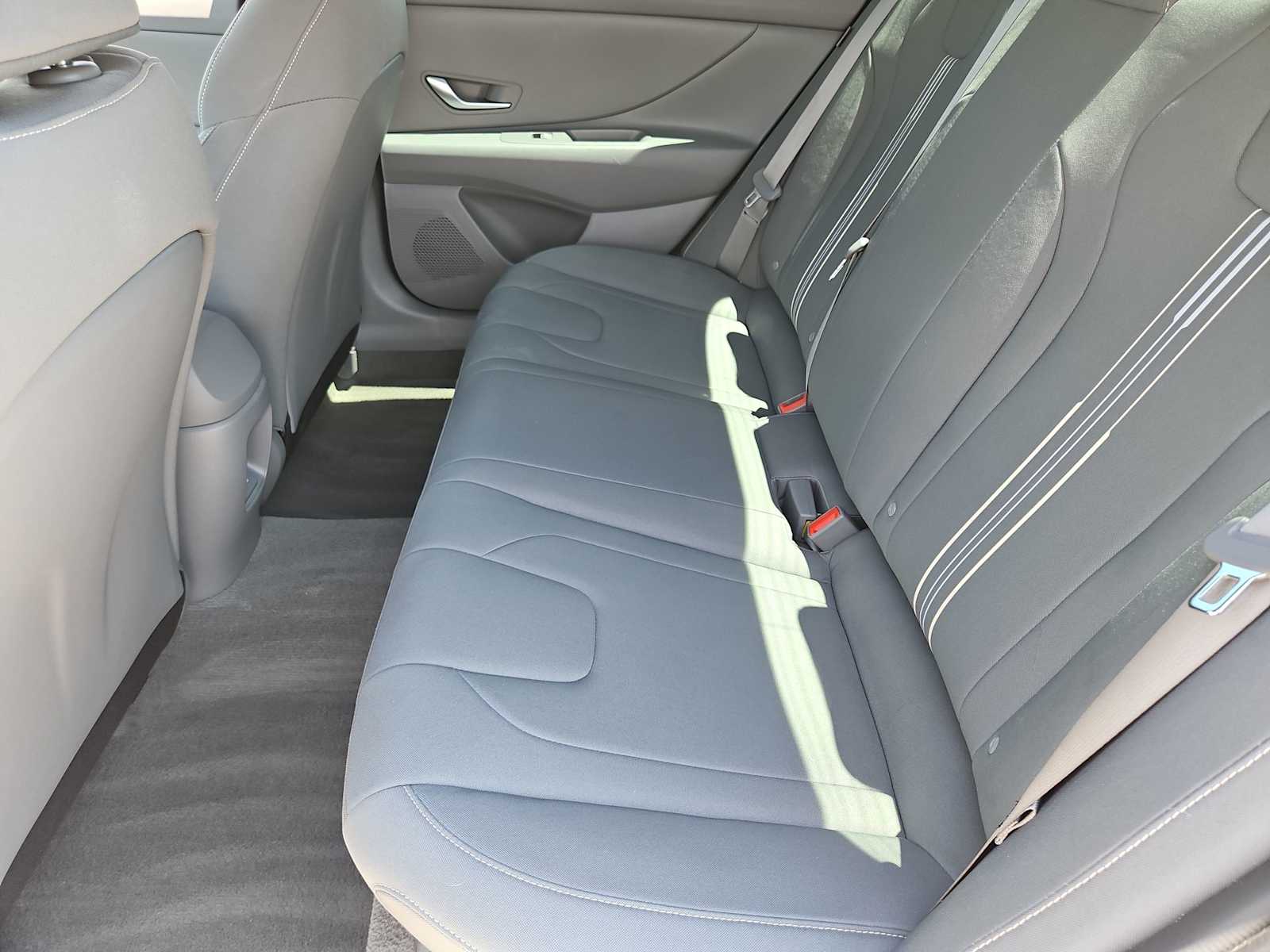 Thumbnail: 2024 Hyundai Elantra - 17