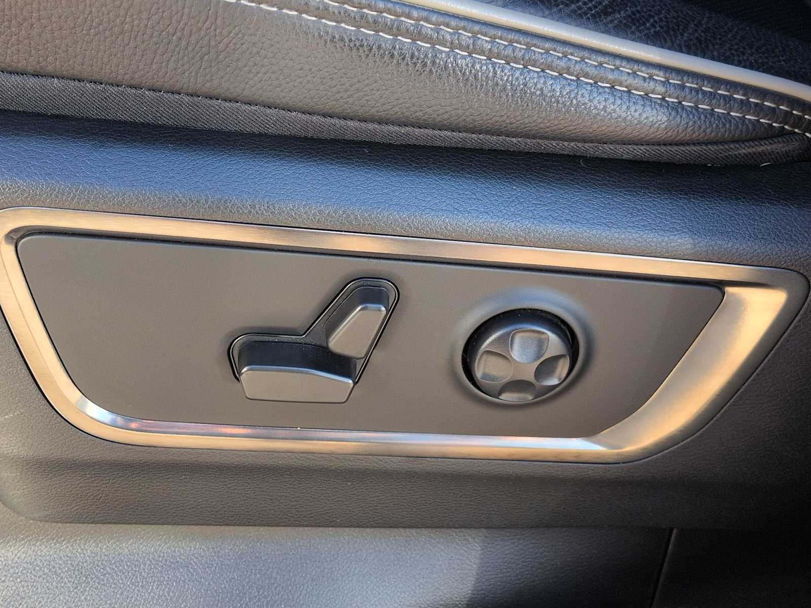 Thumbnail: 2021 RAM 1500 - 18