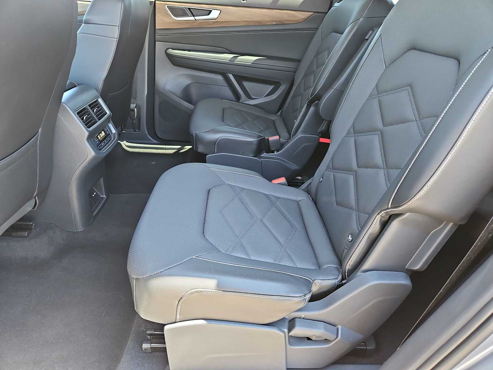 Thumbnail: 2024 Volkswagen Atlas - 19