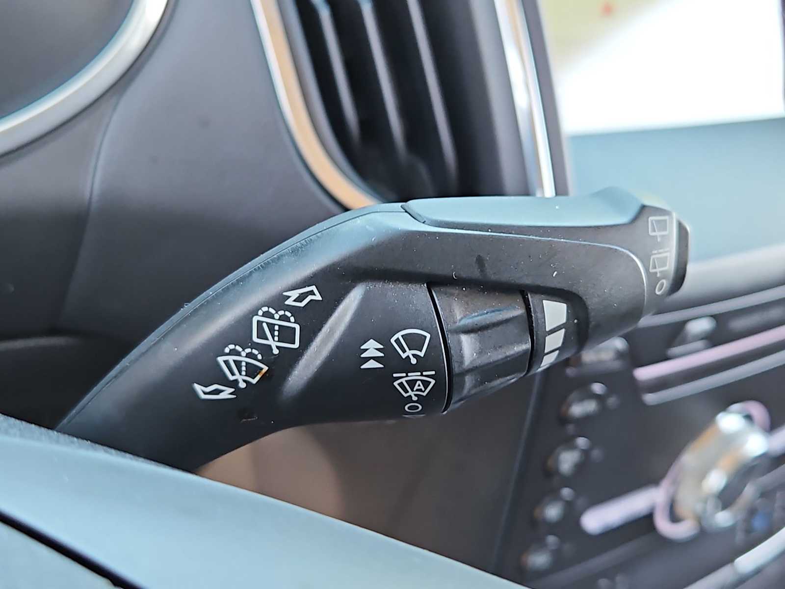 Thumbnail: 2019 Ford Edge - 25