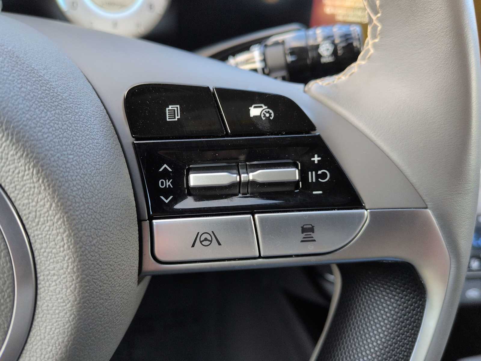 Thumbnail: 2025 Hyundai Elantra - 26