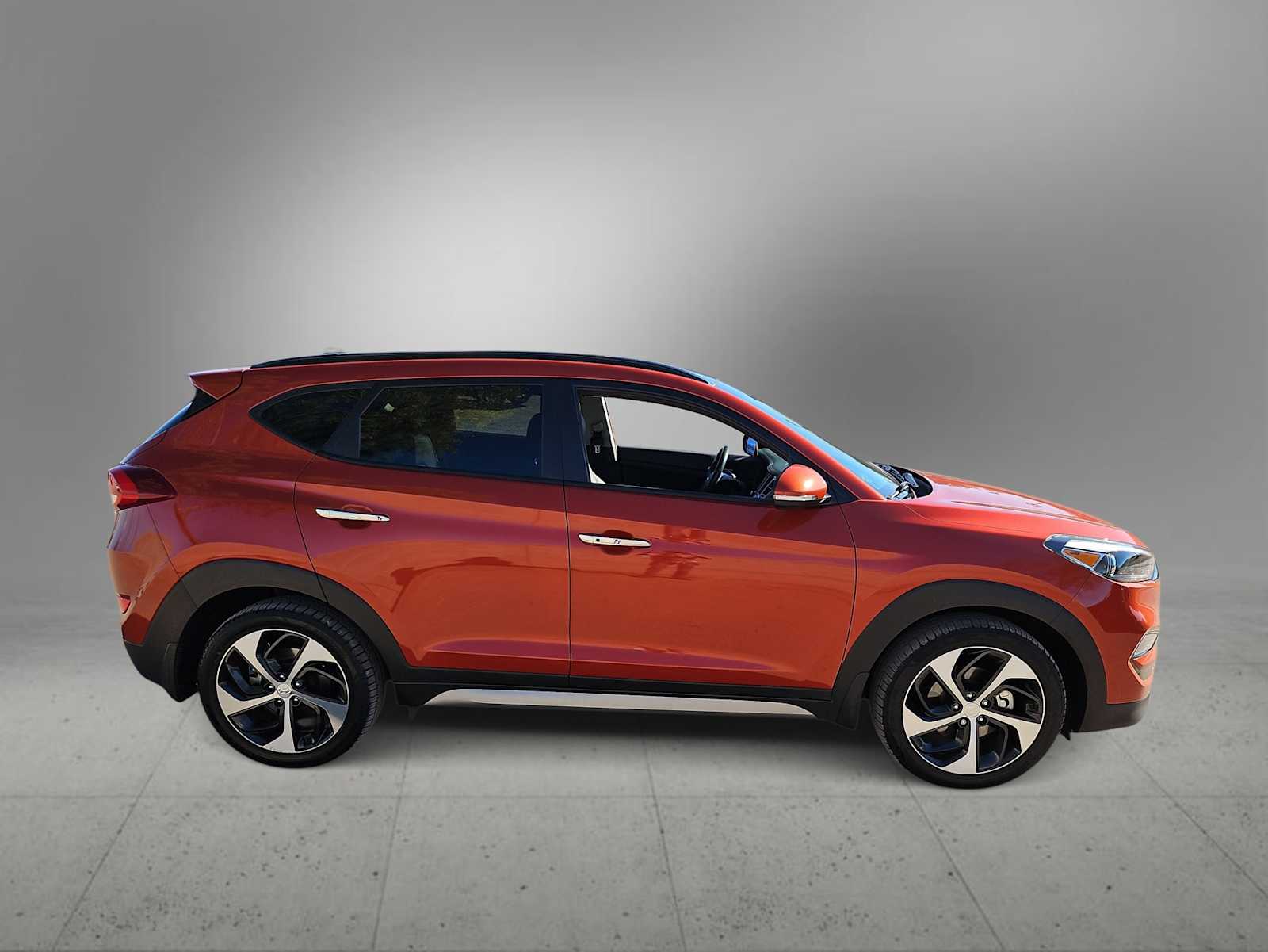 Thumbnail: 2017 Hyundai Tucson - 9