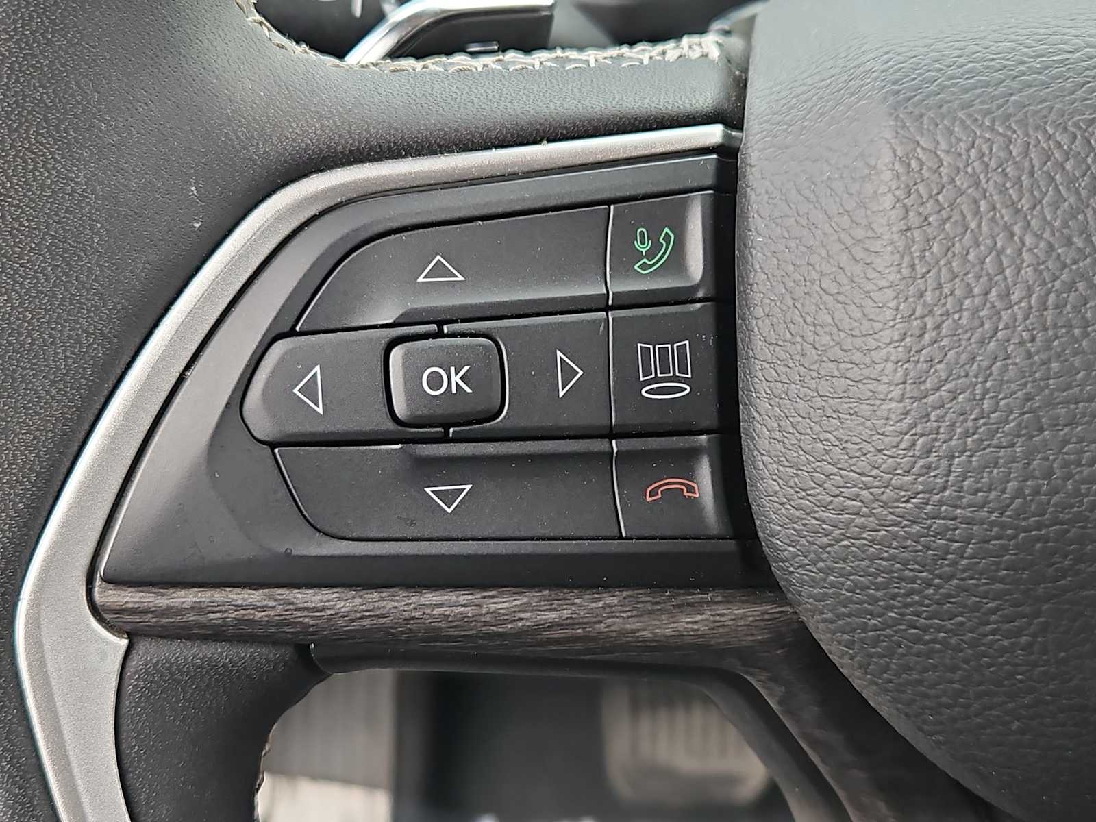 Thumbnail: 2023 Jeep Grand Cherokee - 23