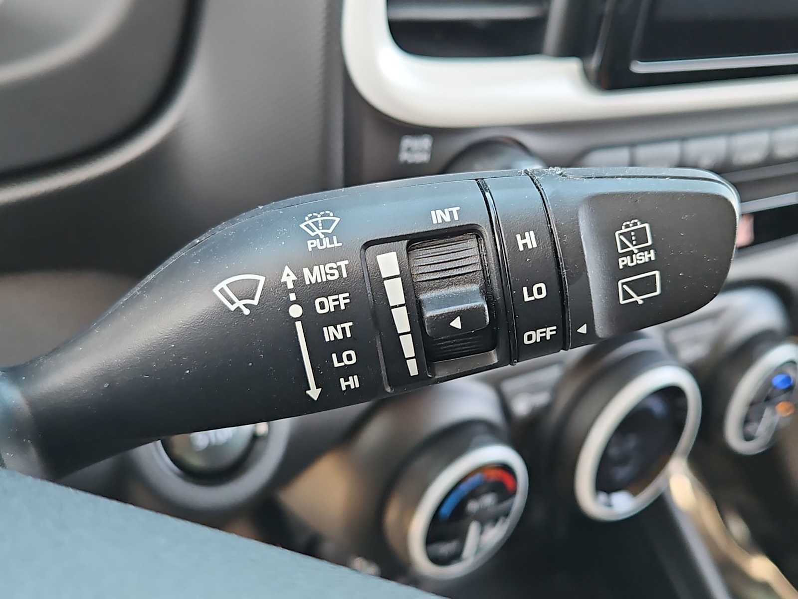 Thumbnail: 2025 Hyundai Venue - 25