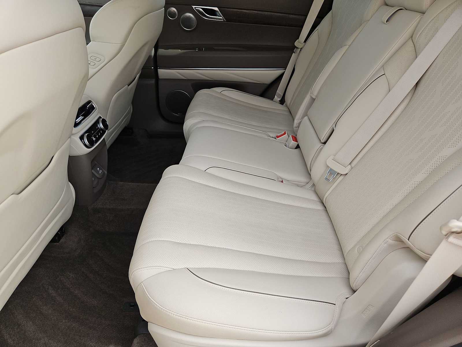 Thumbnail: 2022 Genesis GV80 - 20