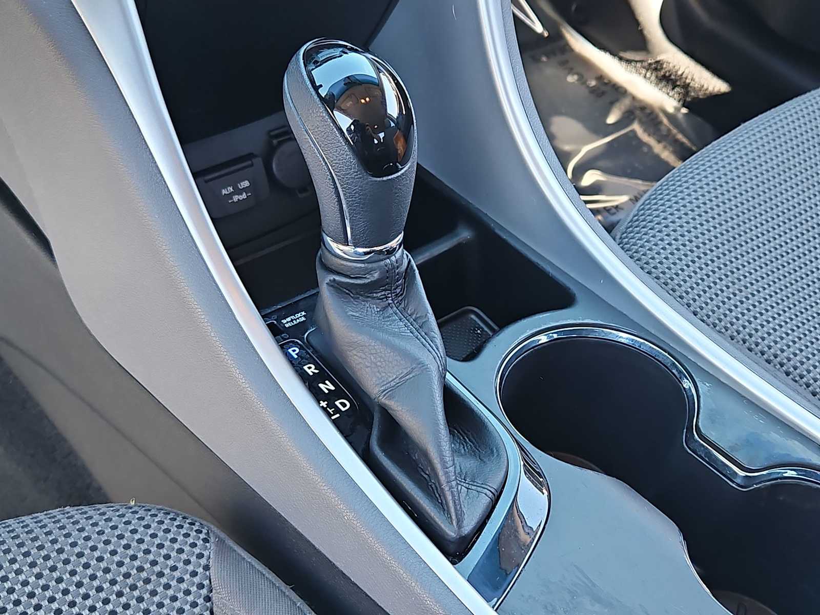 Thumbnail: 2012 Hyundai Sonata - 30