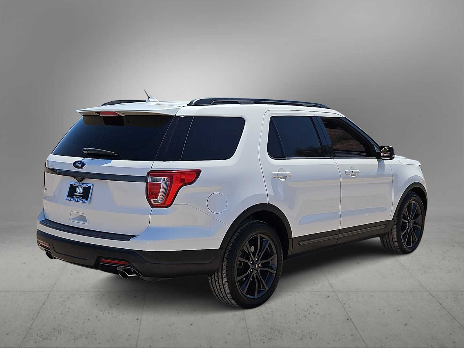 Thumbnail: 2018 Ford Explorer - 8