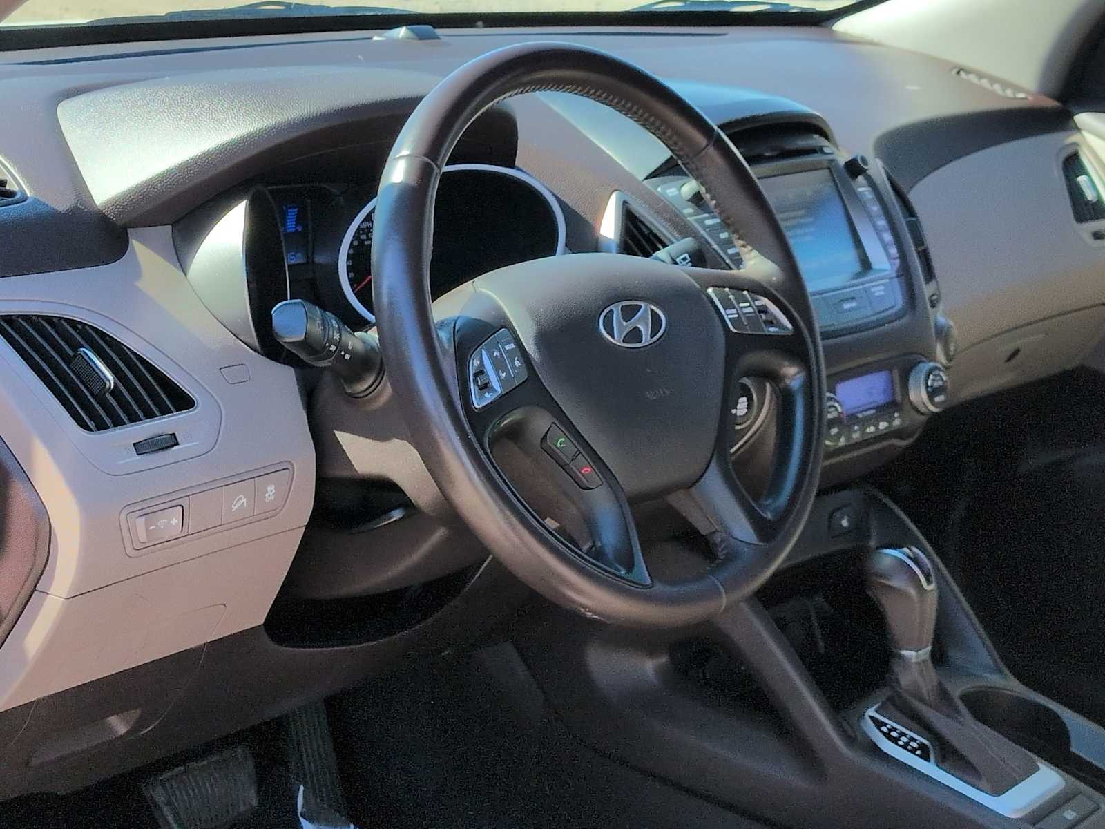 Thumbnail: 2014 Hyundai Tucson - 10