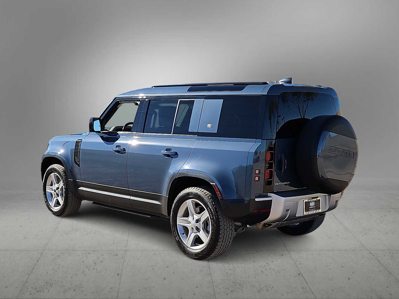 Thumbnail: 2022 Land Rover Defender - 6