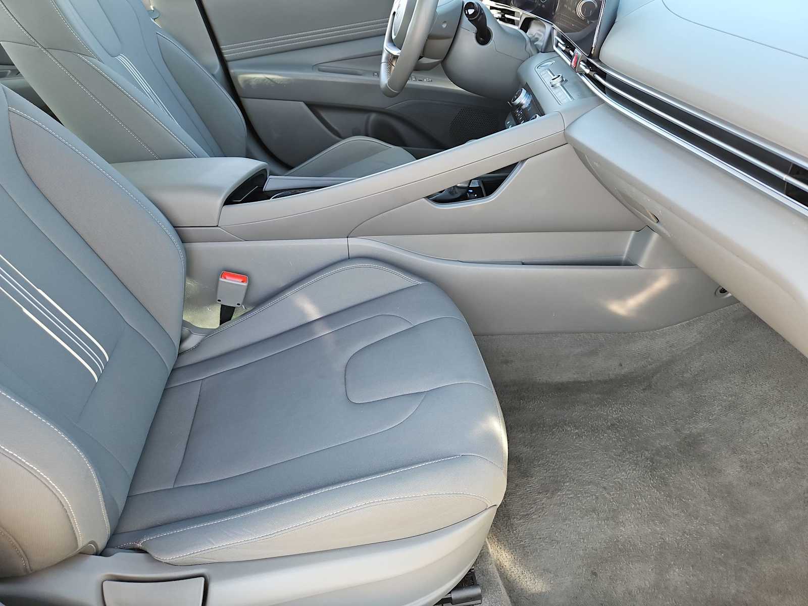 Thumbnail: 2025 Hyundai Elantra - 22