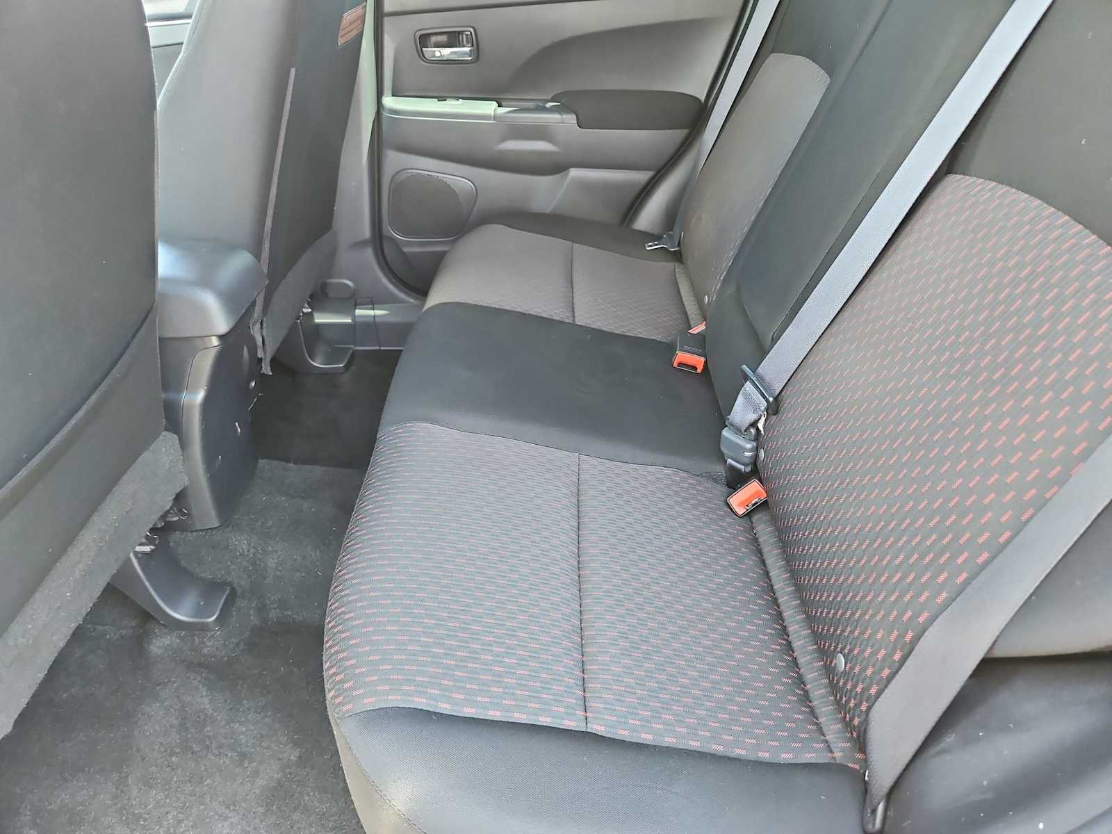 Thumbnail: 2017 Mitsubishi Outlander Sport - 19