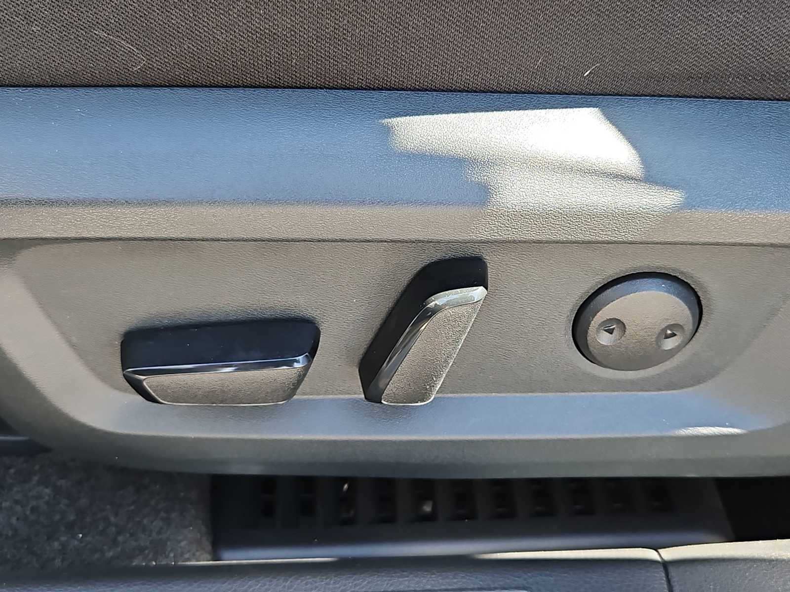 Thumbnail: 2022 Nissan Rogue - 17