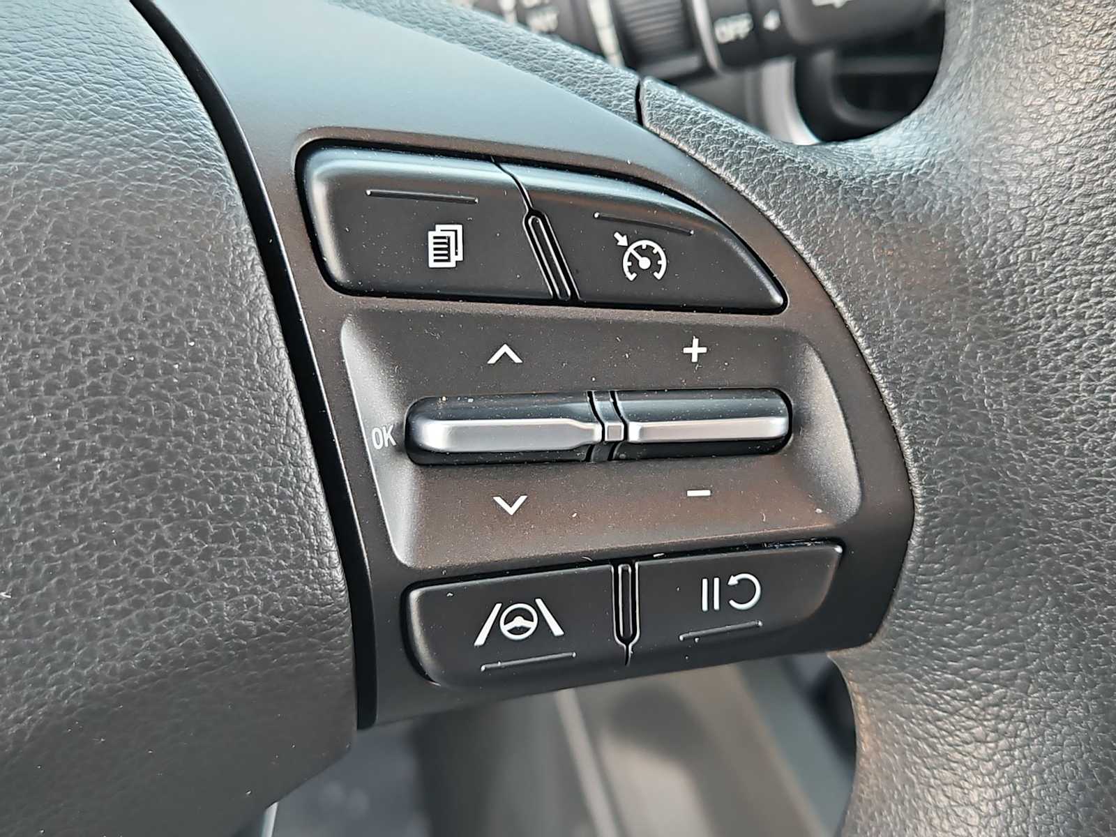 Thumbnail: 2023 Hyundai Kona - 25