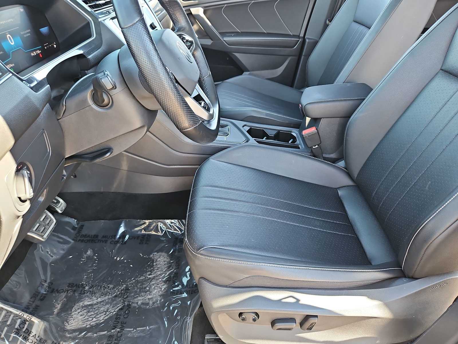 Thumbnail: 2023 Volkswagen Tiguan - 16