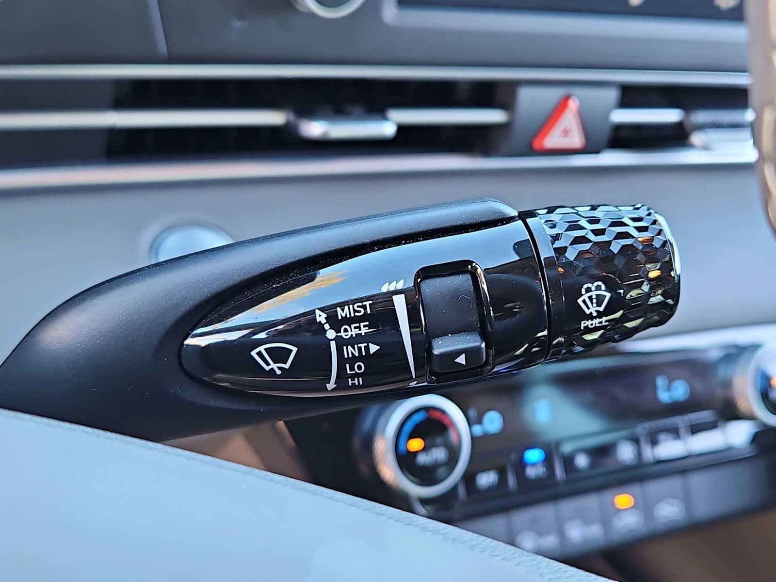 Thumbnail: 2025 Hyundai Elantra - 25