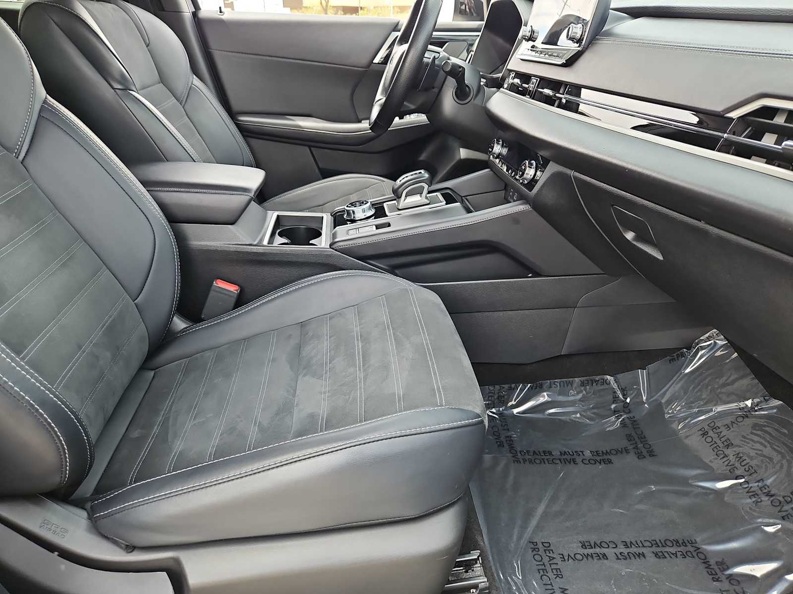 Thumbnail: 2024 Mitsubishi Outlander - 21