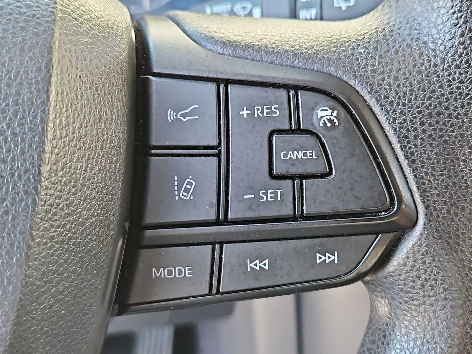 Thumbnail: 2023 Toyota Sienna - 22