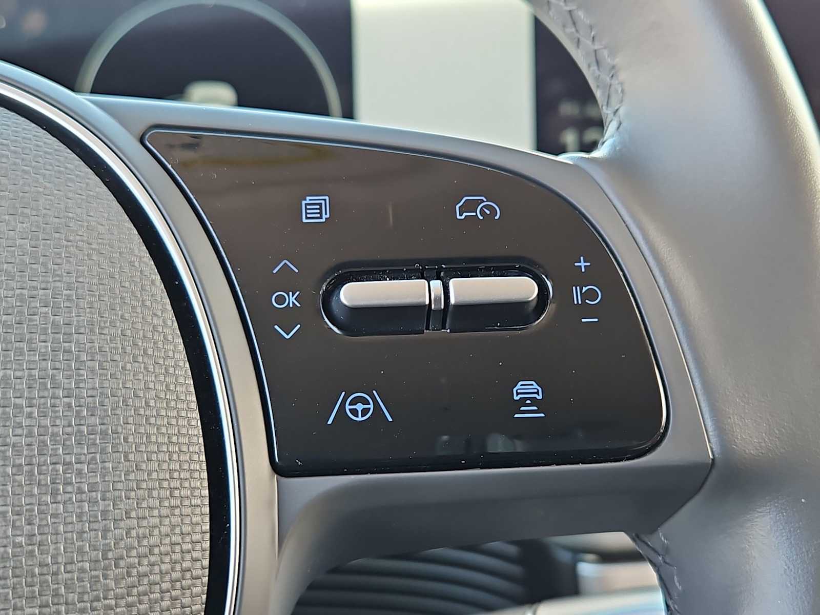 Thumbnail: 2024 Hyundai Ioniq 5 - 24