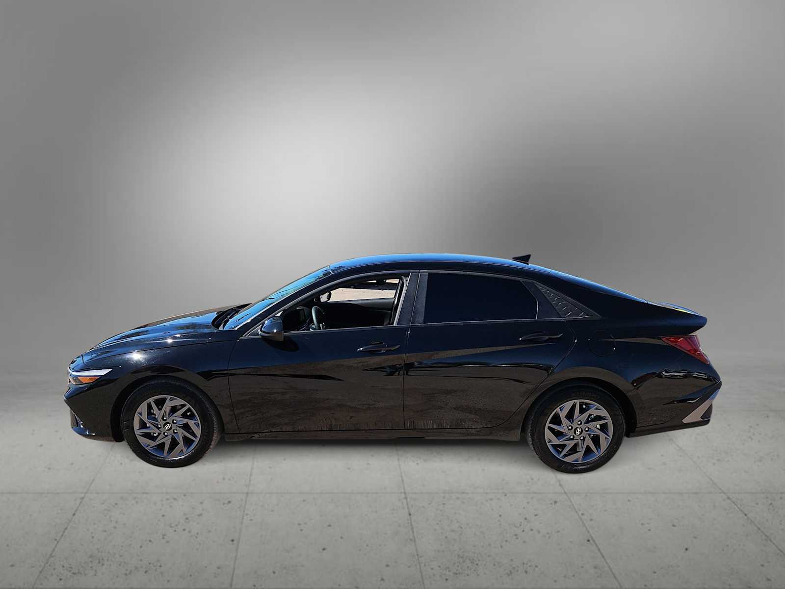 Thumbnail: 2024 Hyundai Elantra - 5