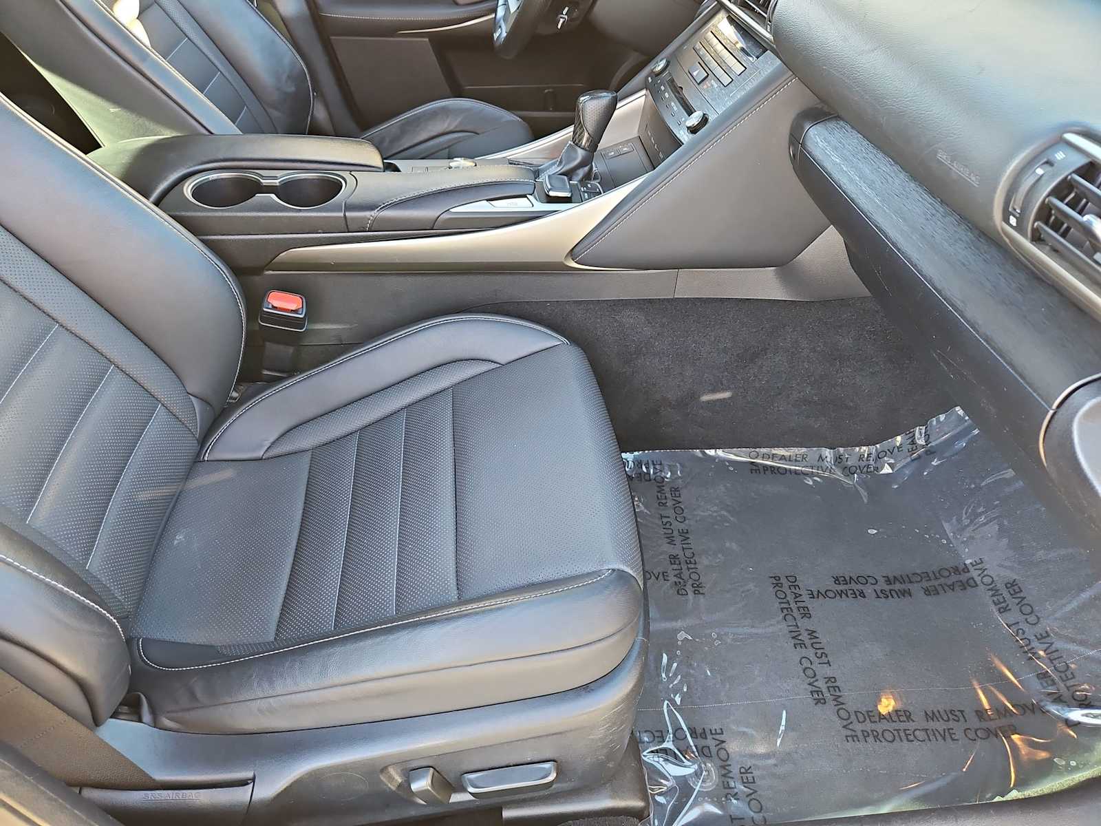 Thumbnail: 2019 Lexus IS - 21