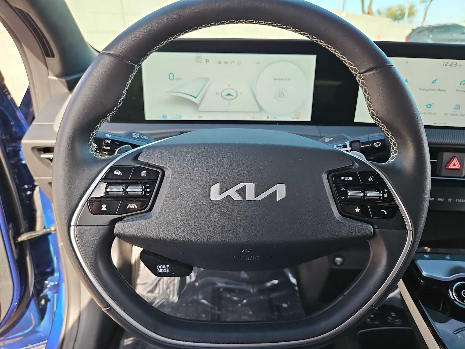 Thumbnail: 2022 Kia EV6 - 22