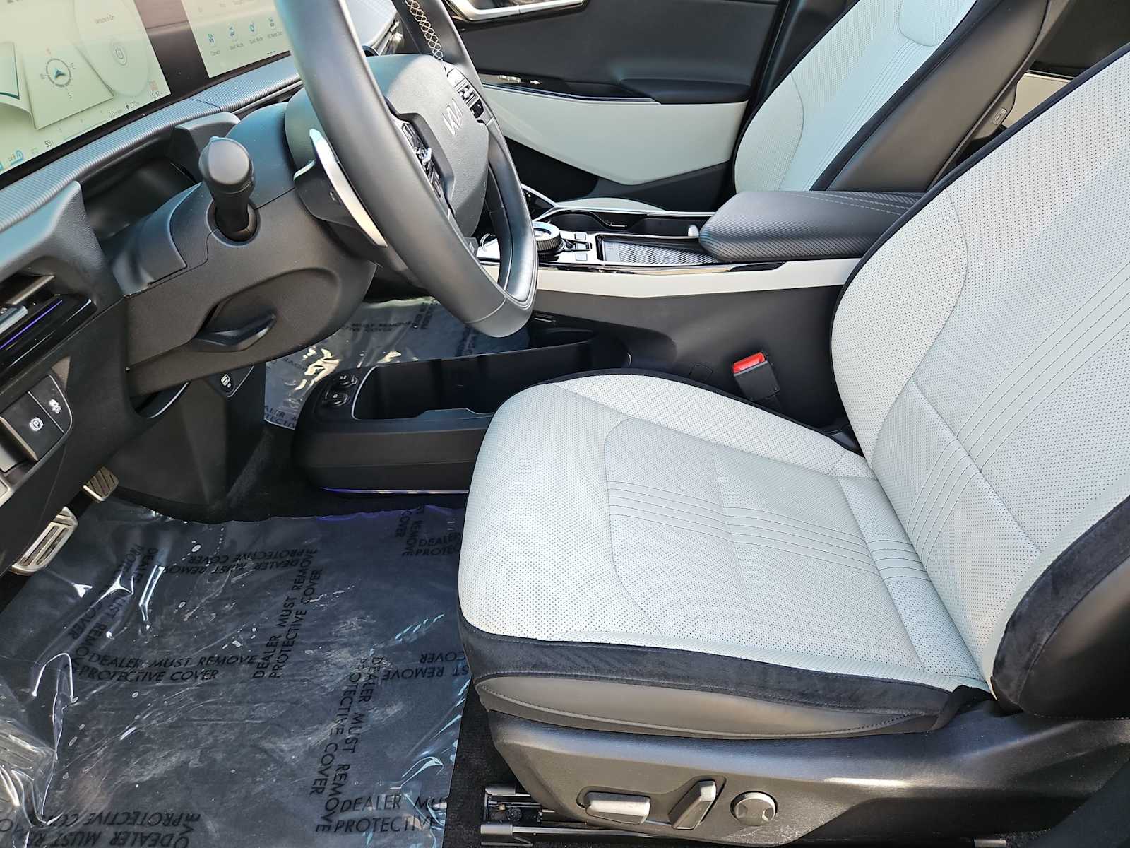 Thumbnail: 2022 Kia EV6 - 16