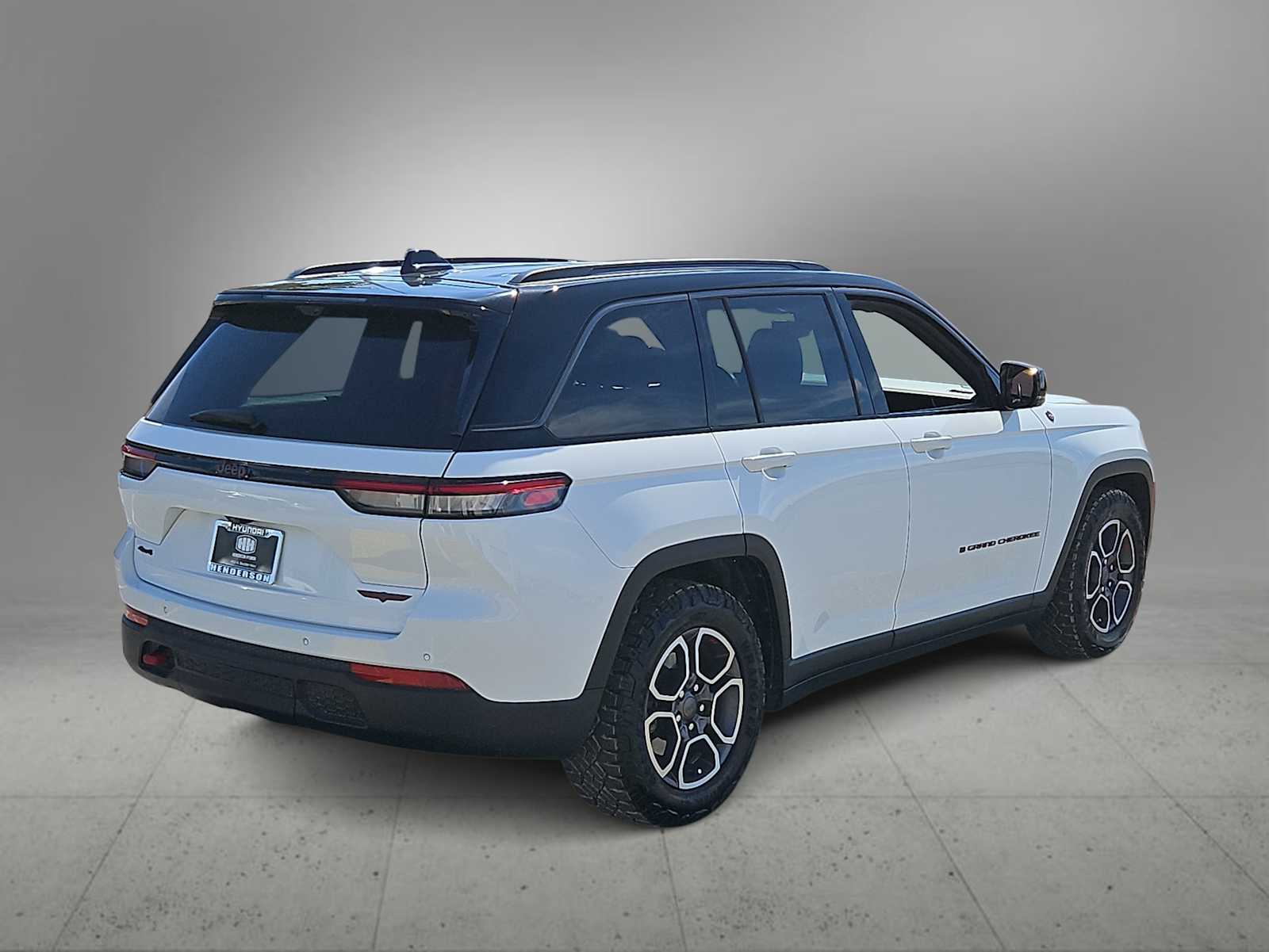 Thumbnail: 2022 Jeep Grand Cherokee - 8