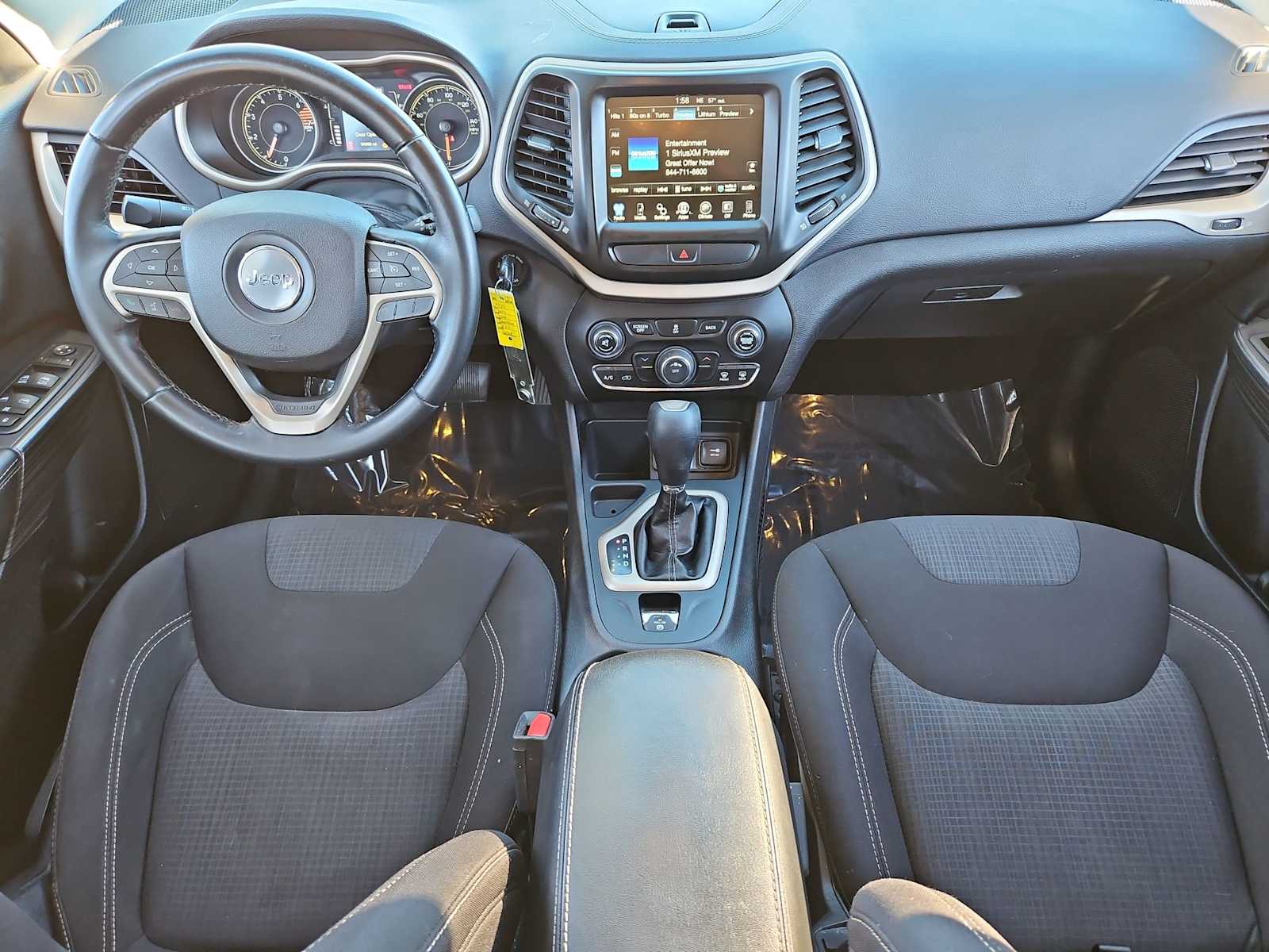 Thumbnail: 2017 Jeep Cherokee - 16