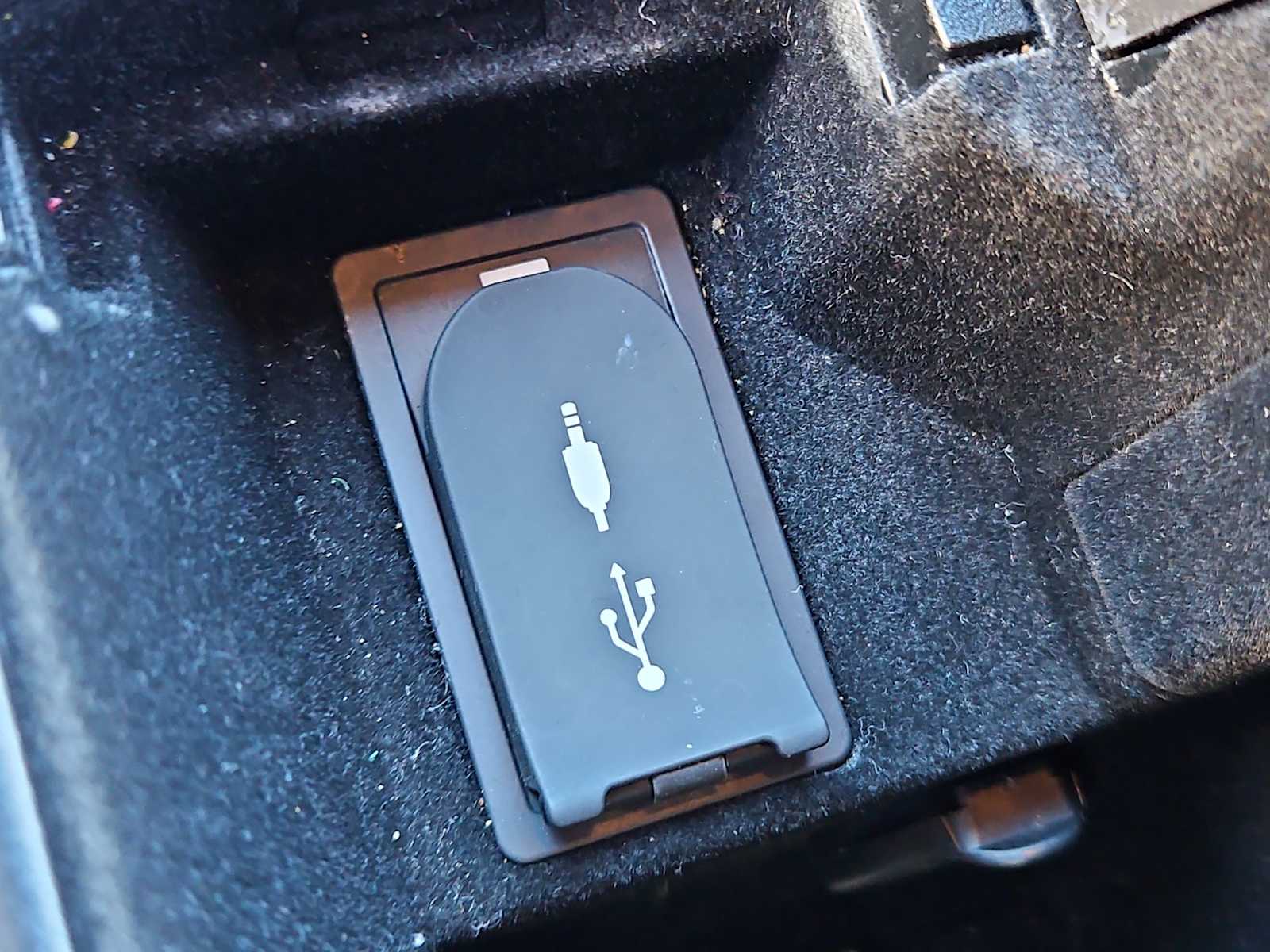 Thumbnail: 2019 Lexus IS - 31