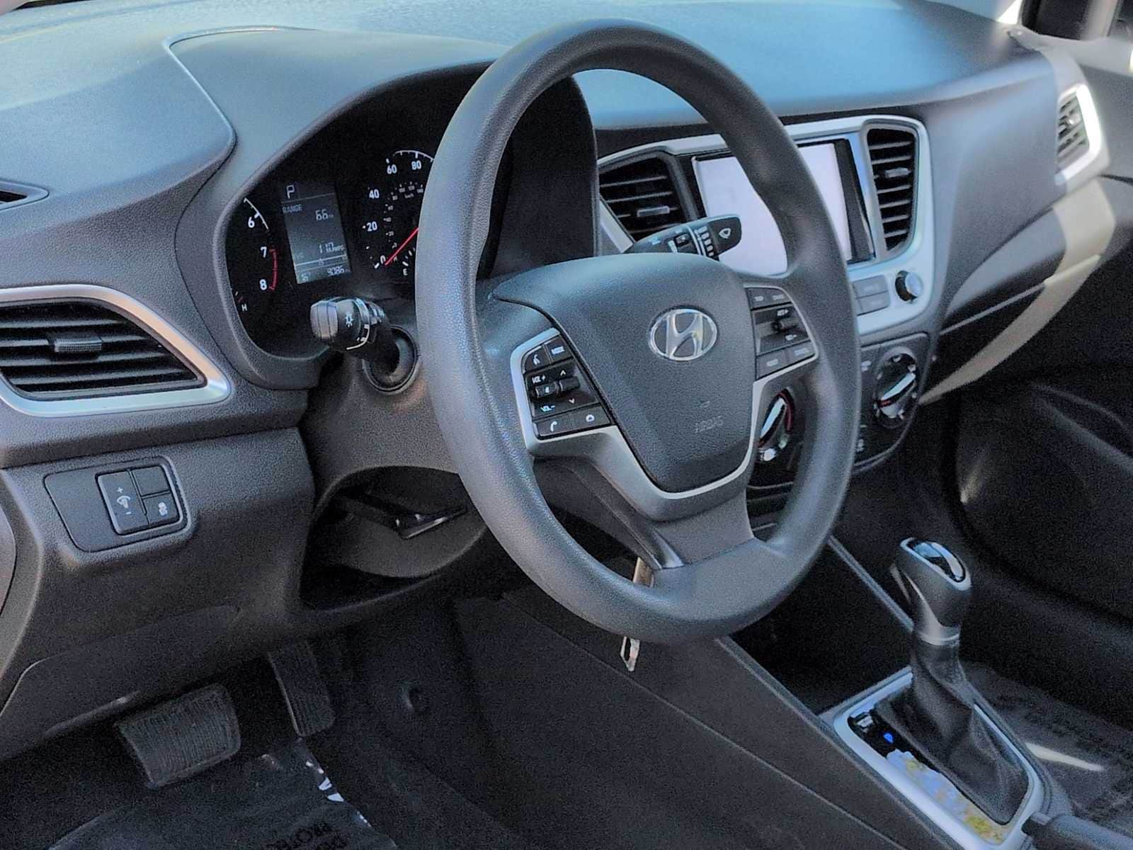 Thumbnail: 2022 Hyundai Accent - 10