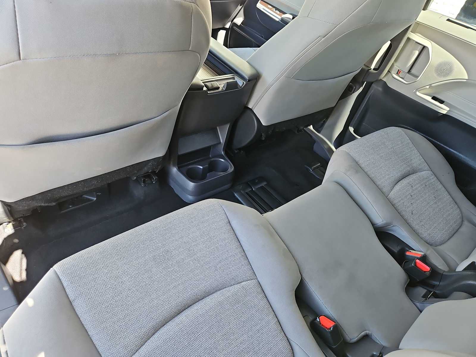 Thumbnail: 2023 Toyota Sienna - 16