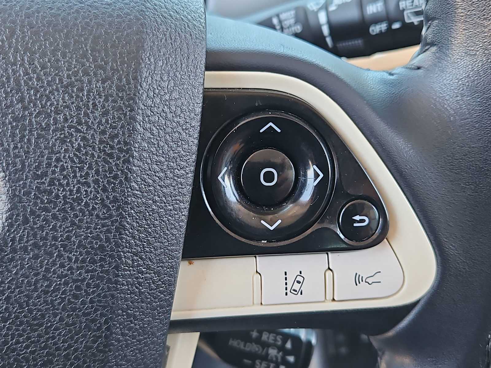 Thumbnail: 2018 Toyota Prius - 24