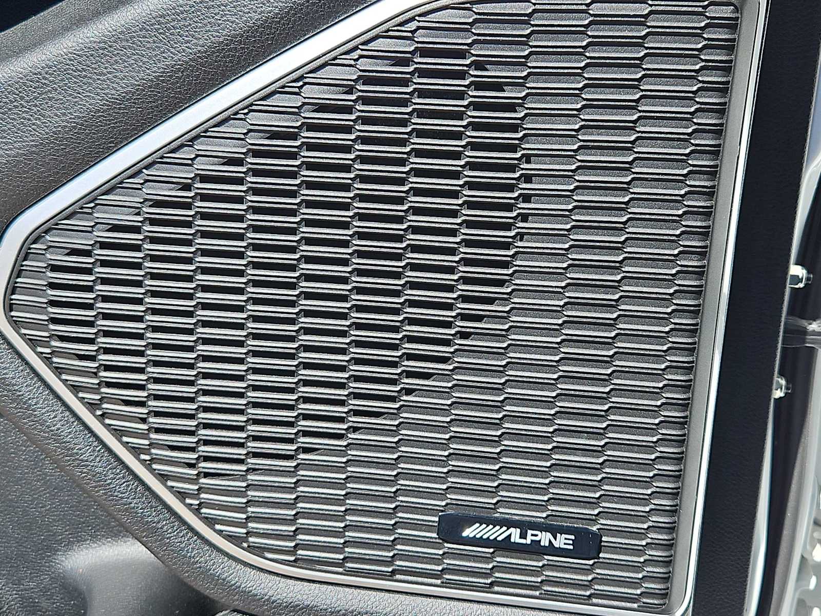 Thumbnail: 2022 Jeep Grand Cherokee - 31