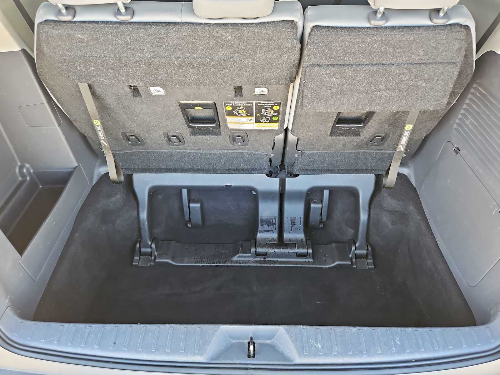 Thumbnail: 2023 Toyota Sienna - 33