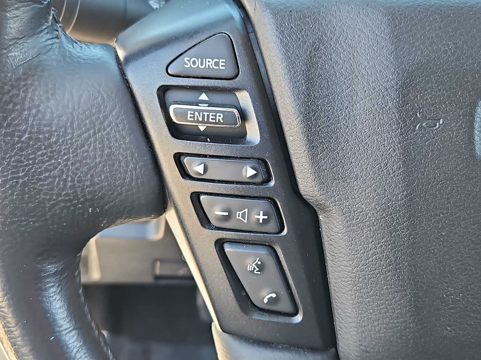 Thumbnail: 2024 Nissan Frontier - 24