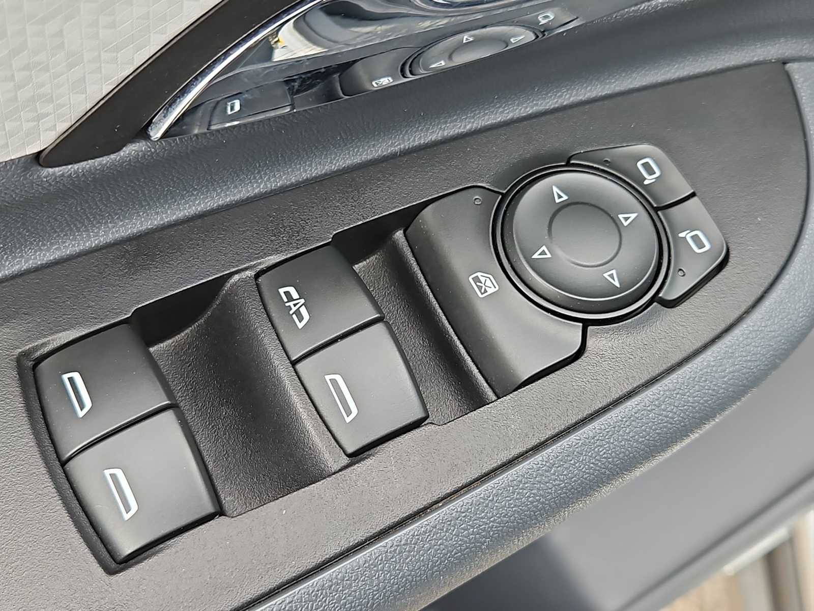 Thumbnail: 2020 Chevrolet Bolt EV - 17